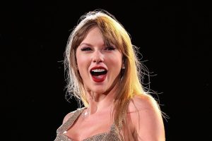 Taylor Swift in The Bodyguard Remake: Final Negotiations for Whitney Houston’s Role