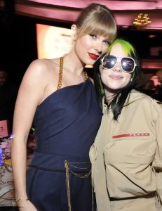 Concert Outfit Analysis of Singers and Its Appeal to the New Generation